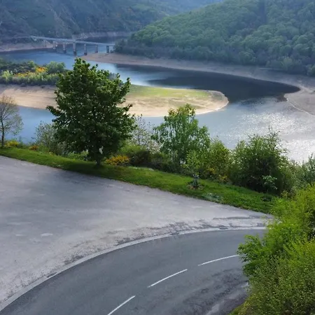 לינה וארוחת בוקר Le Belvedere De Mallet 3*